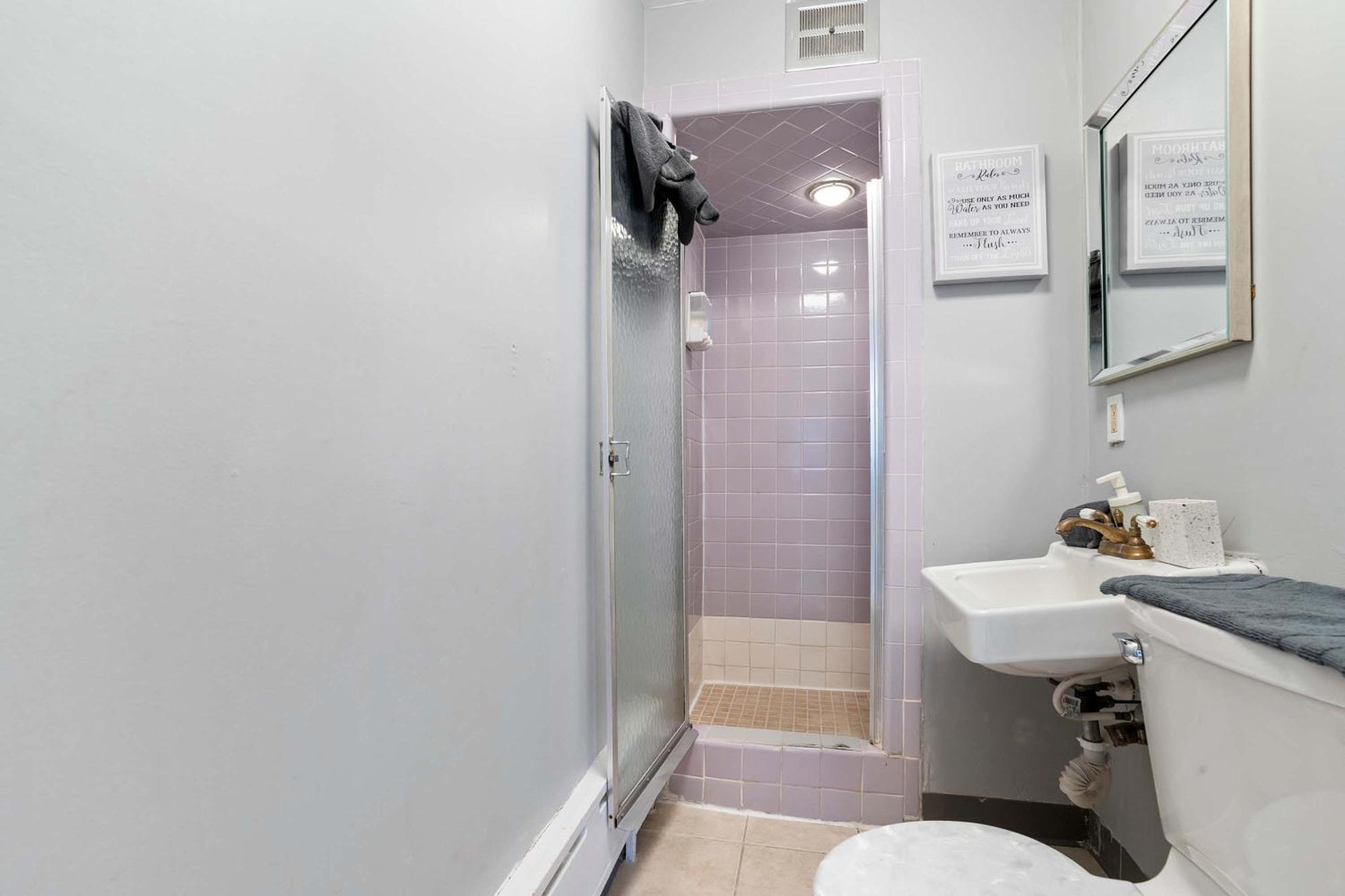 Escape To Raleigh Ave Glamour - Steps To The