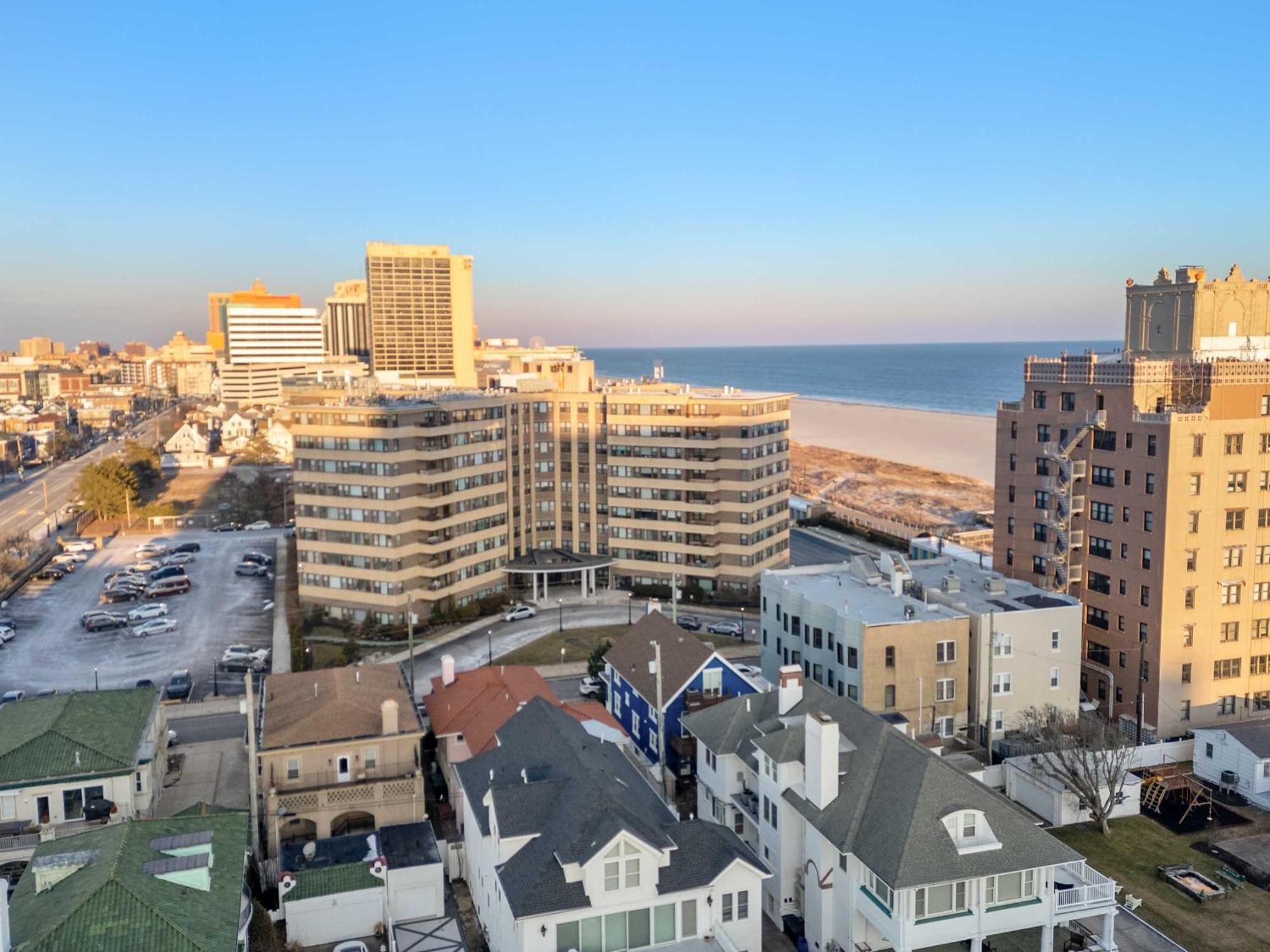 Escape To Raleigh Ave Glamour - Steps To The Atlantic City